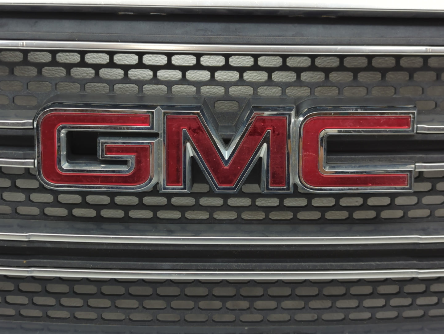 2013-2017 Gmc Acadia Front Grille Bumper Not Included - Oemusedautoparts1.com