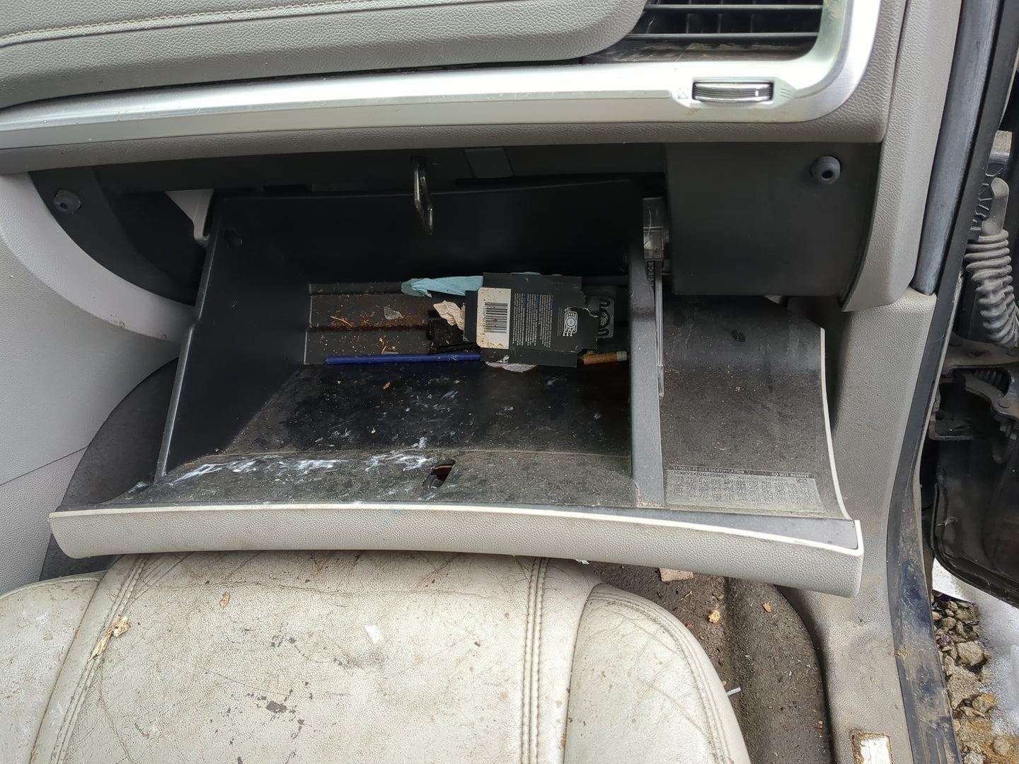 2016 Gmc Acadia Passenger Glove Box Door Storage Compartment 1089094 - Oemusedautoparts1.com