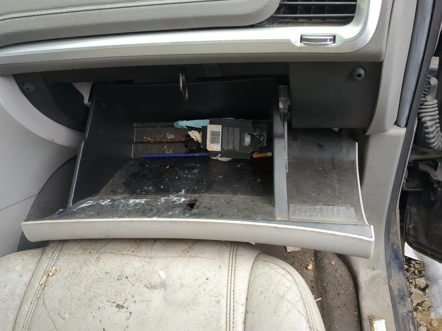 2016 Gmc Acadia Passenger Glove Box Door Storage Compartment 1089094 - Oemusedautoparts1.com