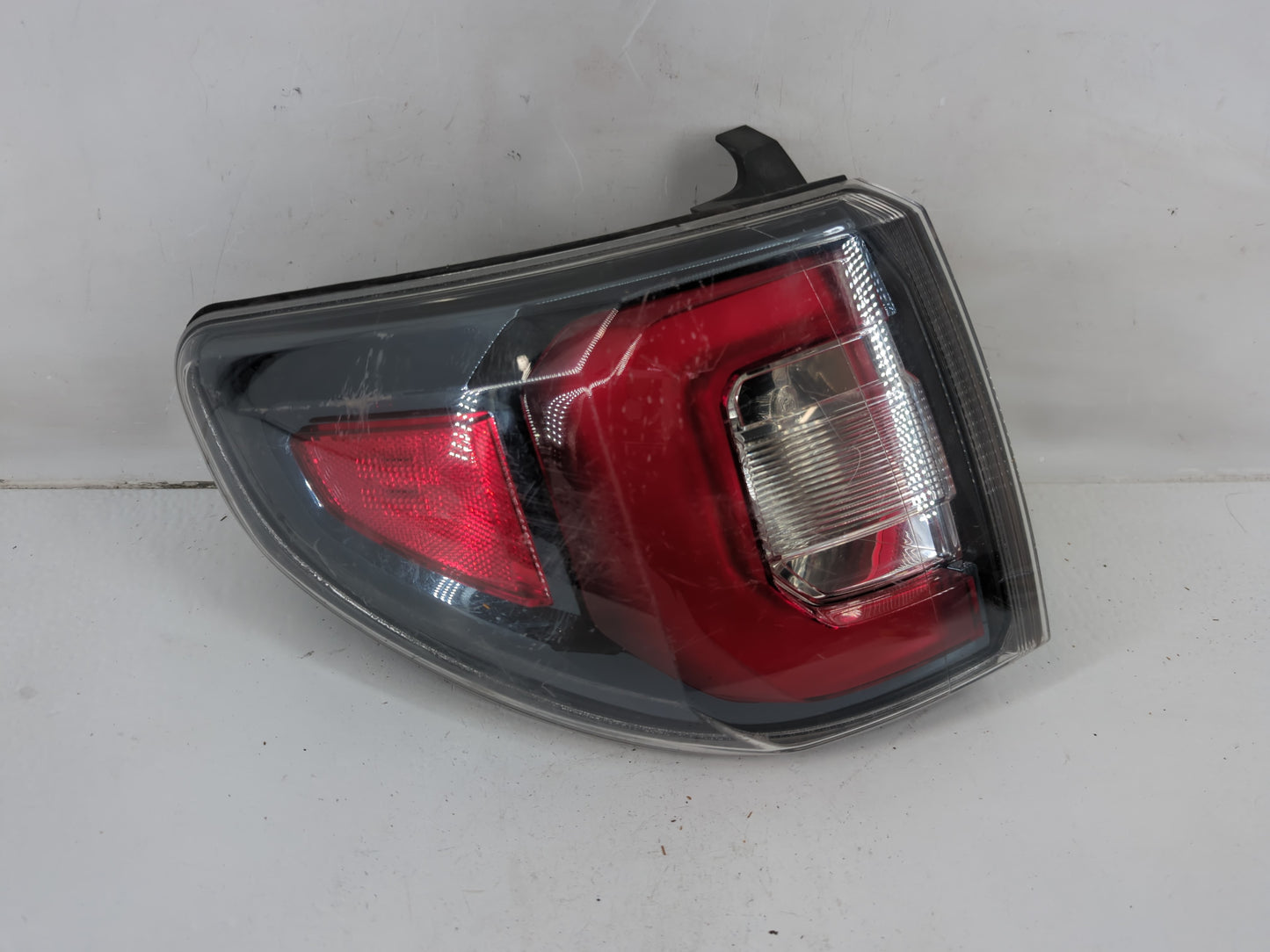 2013-2017 Gmc Acadia Tail Light Assembly Driver Left OEM P/N:23236014 Fits Fits 2013 2014 2015 2016 2017 OEM Used Auto Parts