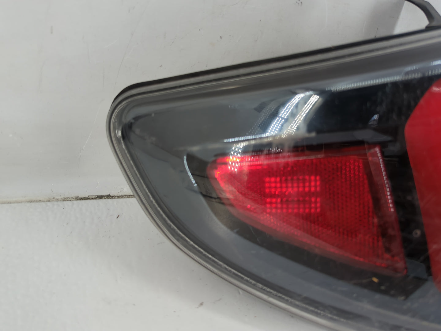 2013-2017 Gmc Acadia Tail Light Assembly Driver Left OEM P/N:23236014 Fits Fits 2013 2014 2015 2016 2017 OEM Used Auto Parts