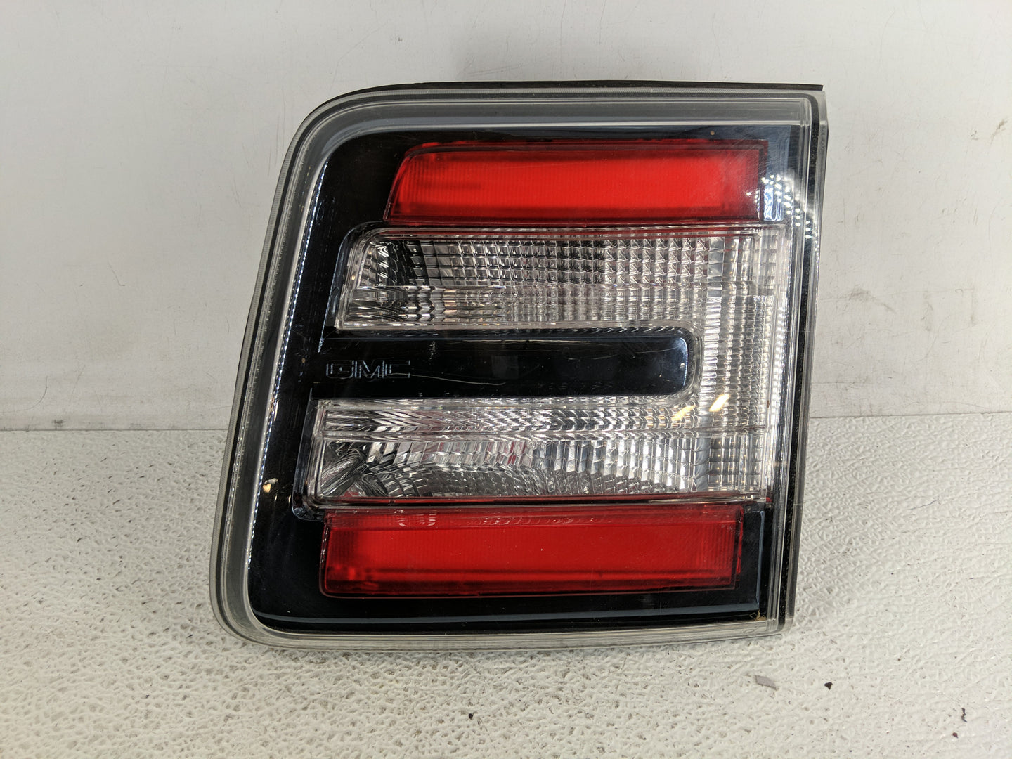 2013-2017 Gmc Acadia Tail Light Assembly Passenger Right OEM P/N:23267344 Fits Fits 2013 2014 2015 2016 2017 OEM Used Auto P