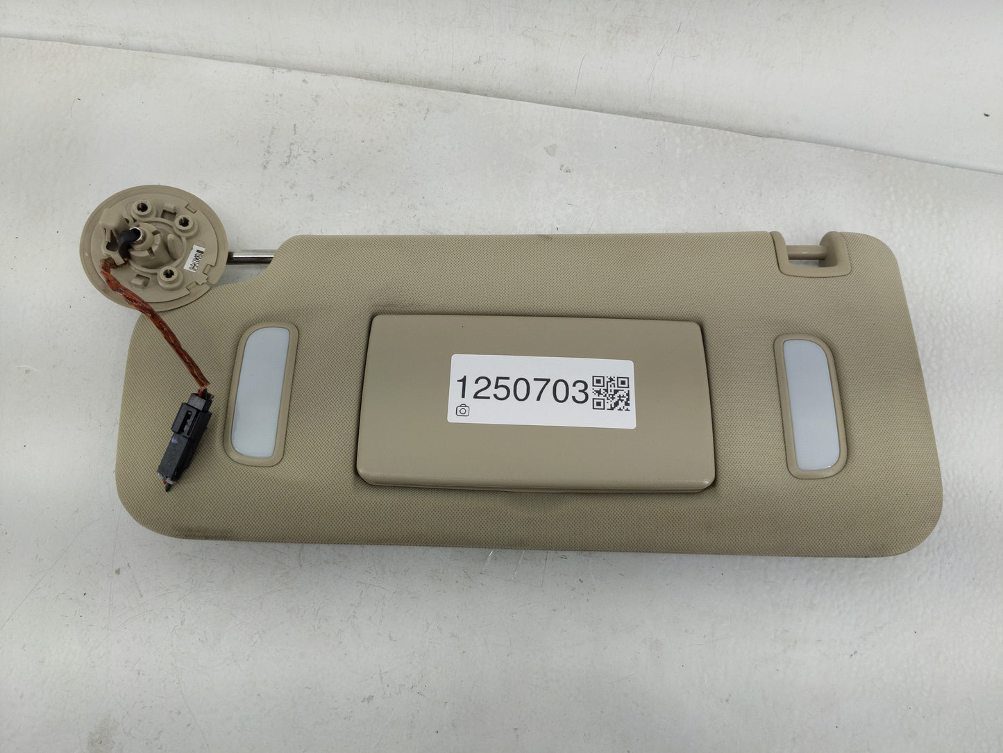 2007-2017 Gmc Acadia Sun Visor Shade Replacement Driver Left Mirror Fits OEM Used Auto Parts - Oemusedautoparts1.com
