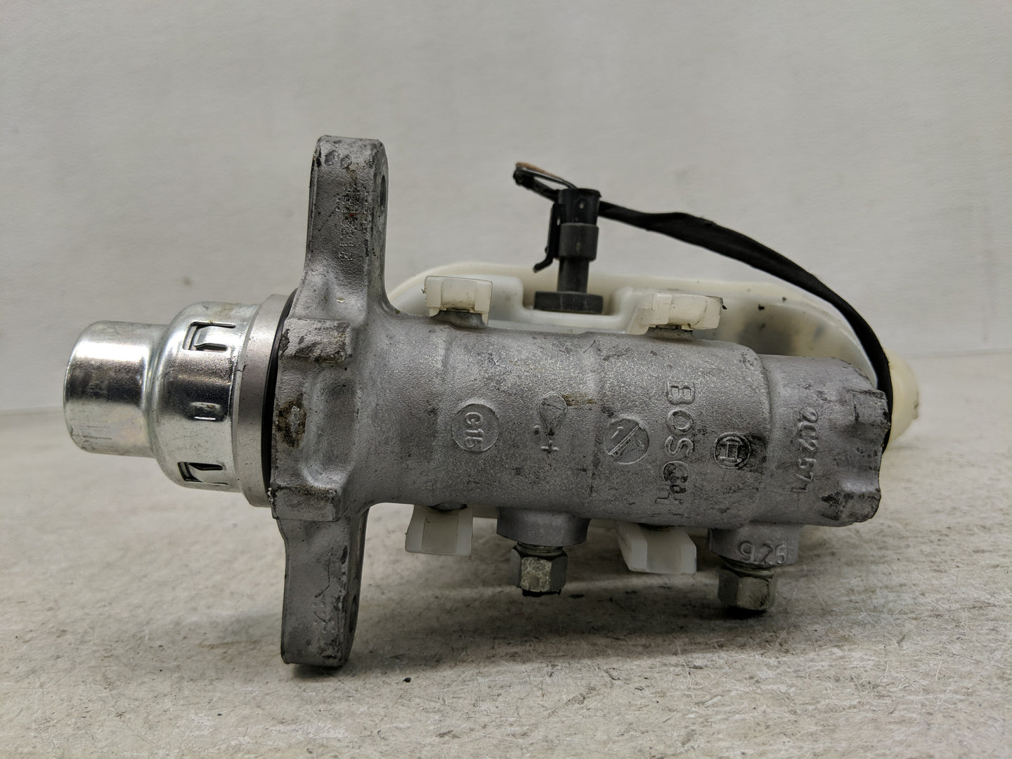 2009-2017 Gmc Acadia Brake Master Cylinder - Oemusedautoparts1.com