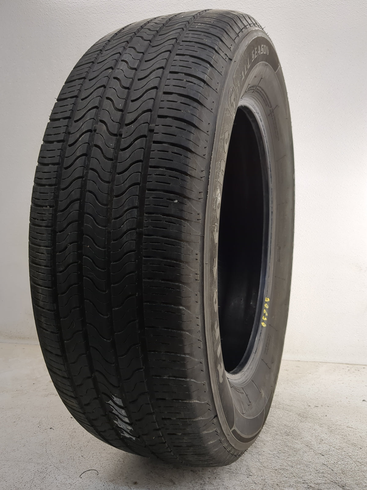 Used Tire 235/65R17 FIRESTONE ALL SEASON 104T - Tread Depth 7/32 - Oemusedautoparts1.com