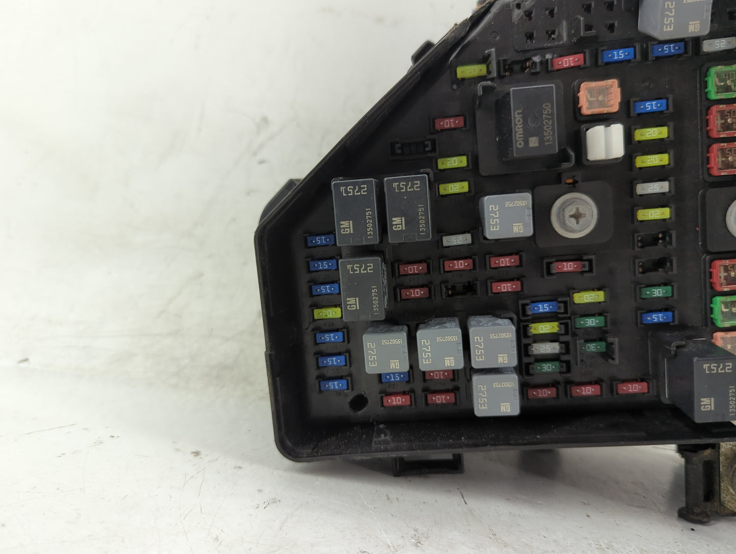 2015-2017 Gmc Acadia Fusebox Fuse Box Panel Relay Module P/N:15927722 Fits Fits 2015 2016 2017 OEM Used Auto Parts - Oemused