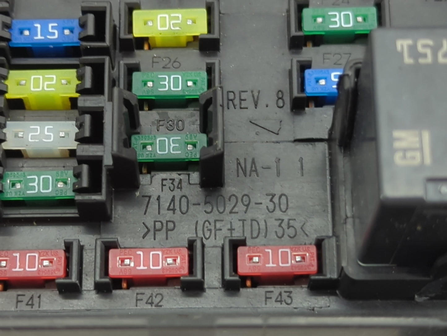 2015-2017 Gmc Acadia Fusebox Fuse Box Panel Relay Module P/N:15927722 Fits Fits 2015 2016 2017 OEM Used Auto Parts - Oemused