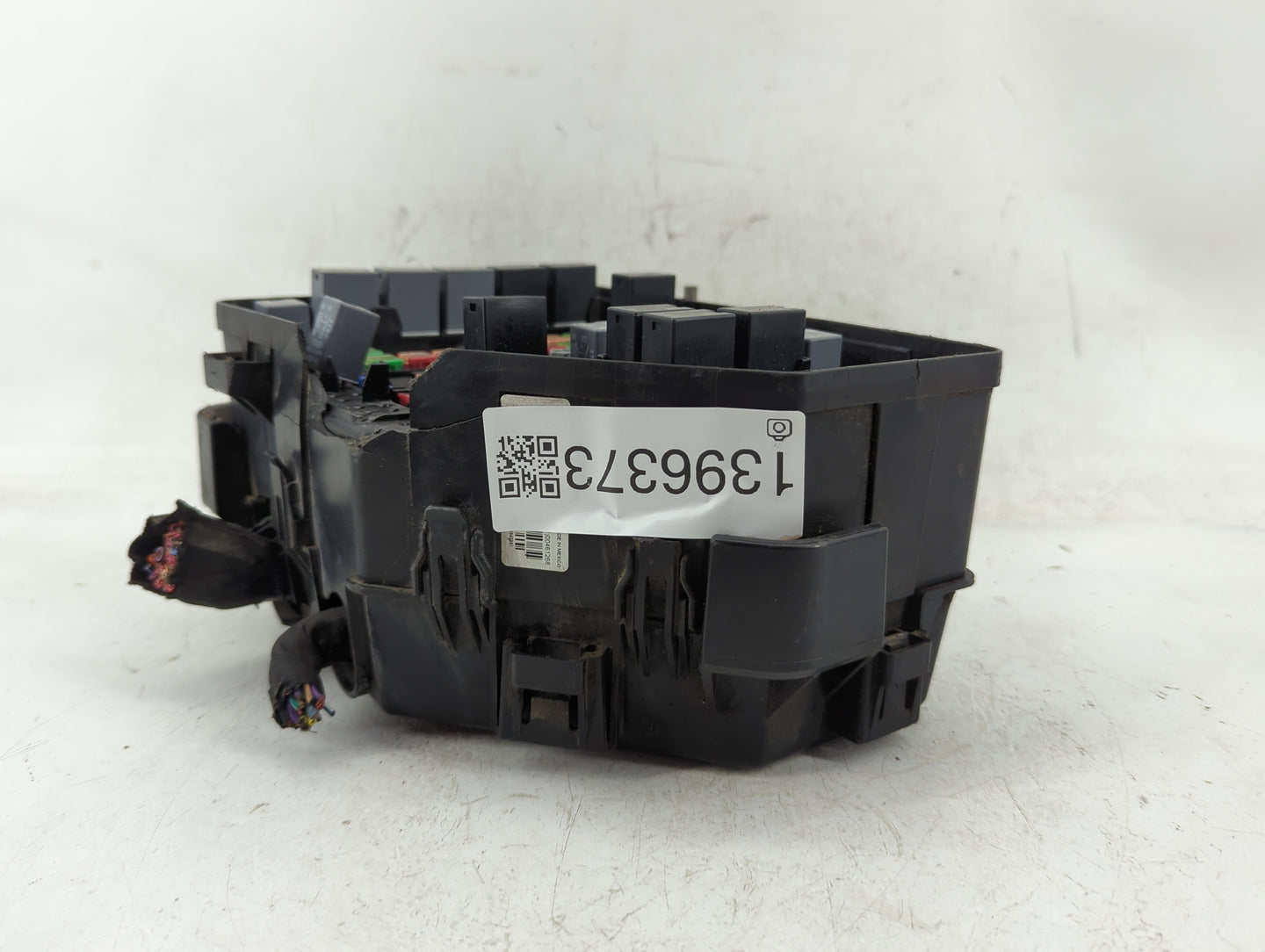 2015-2017 Gmc Acadia Fusebox Fuse Box Panel Relay Module P/N:15927722 Fits Fits 2015 2016 2017 OEM Used Auto Parts - Oemused