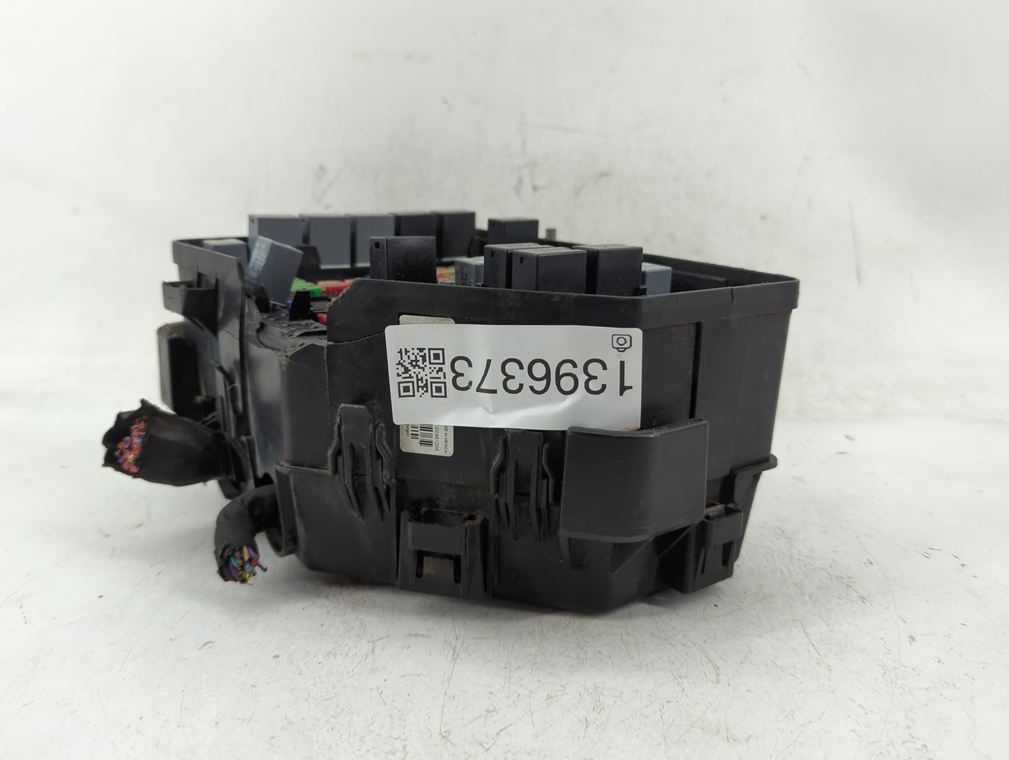 2015-2017 Gmc Acadia Fusebox Fuse Box Panel Relay Module P/N:15927722 Fits Fits 2015 2016 2017 OEM Used Auto Parts - Oemused