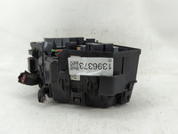 2015-2017 Gmc Acadia Fusebox Fuse Box Panel Relay Module P/N:15927722 Fits Fits 2015 2016 2017 OEM Used Auto Parts - Oemused