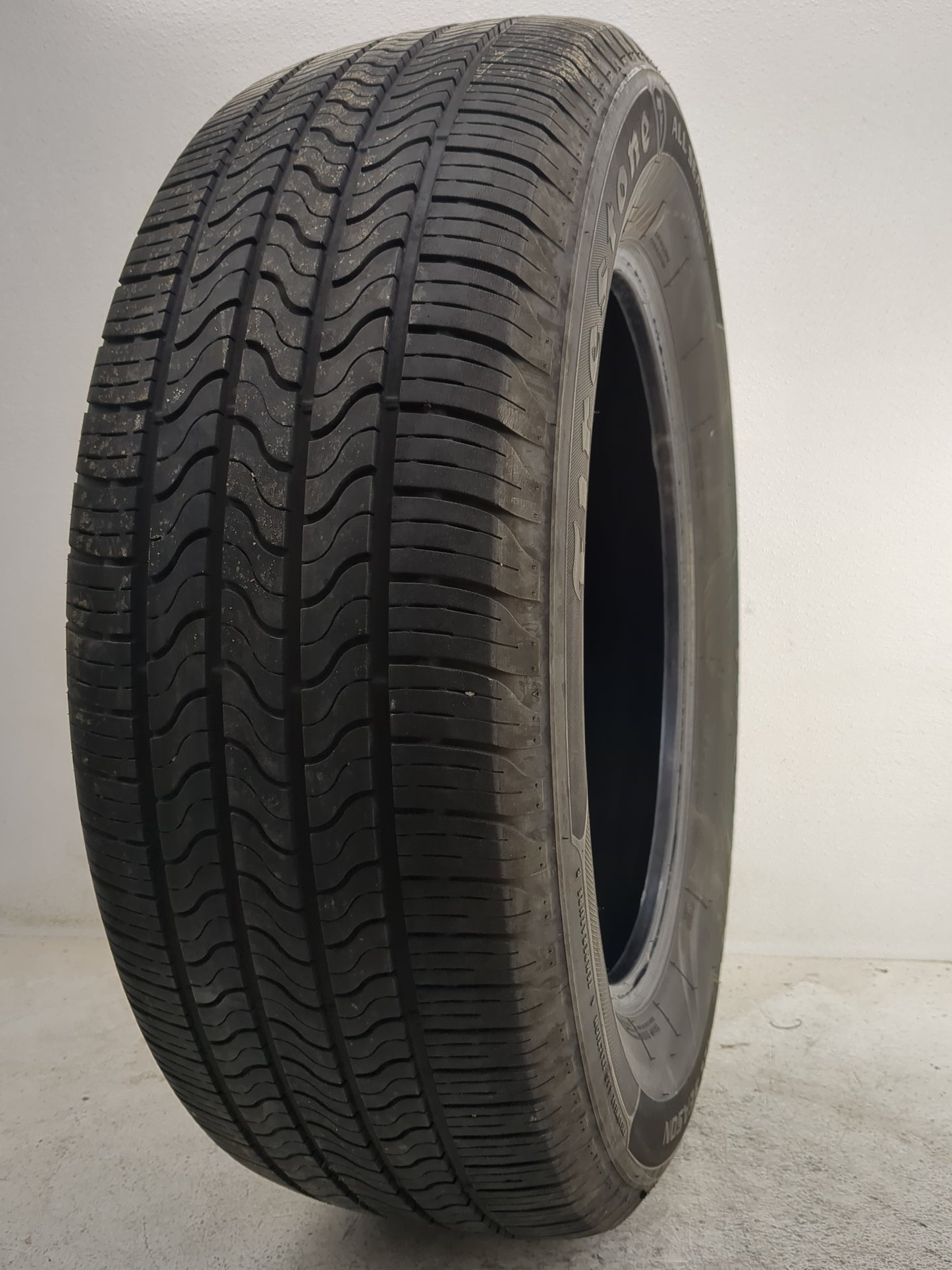 Used Tire 255/60R19 FIRESTONE ALL SEASON 108S - Tread Depth 7/32 - Oemusedautoparts1.com
