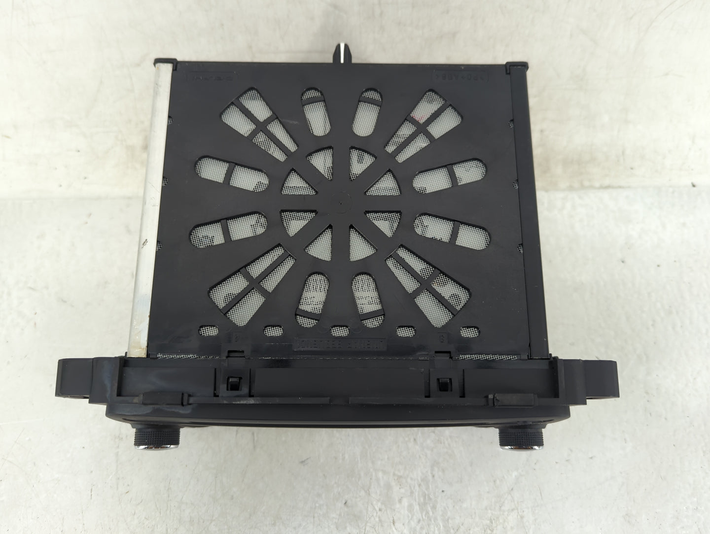 2015-2017 Gmc Acadia Radio AM FM Cd Player Receiver Replacement Fits Fits 2015 2016 2017 OEM Used Auto Parts - Oemusedautopa