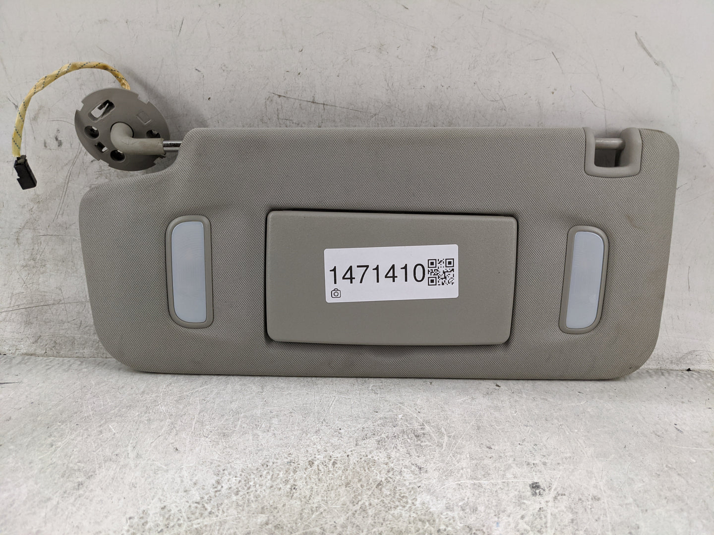 2007-2017 Gmc Acadia Sun Visor Shade Replacement Driver Left Mirror Fits OEM Used Auto Parts - Oemusedautoparts1.com
