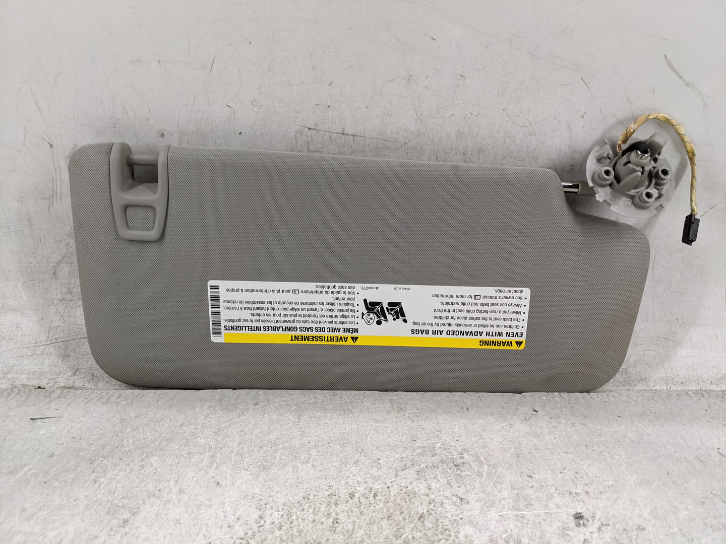 2007-2017 Gmc Acadia Sun Visor Shade Replacement Driver Left Mirror Fits OEM Used Auto Parts - Oemusedautoparts1.com