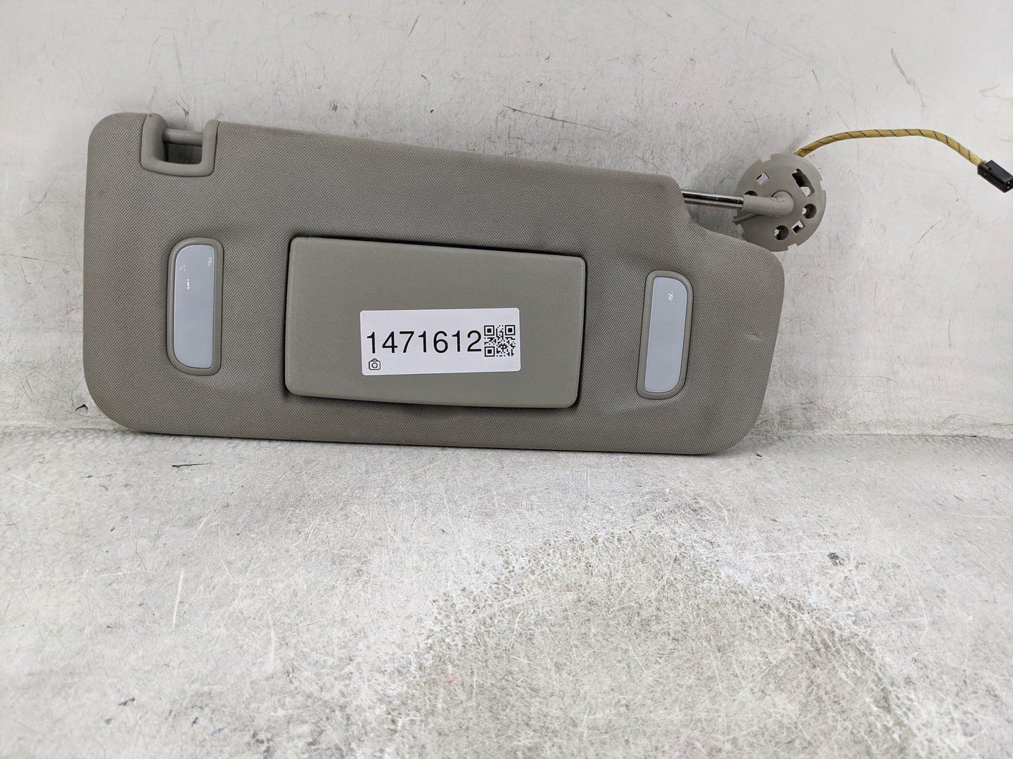2007-2017 Gmc Acadia Sun Visor Shade Replacement Passenger Right Mirror Fits OEM Used Auto Parts - Oemusedautoparts1.com