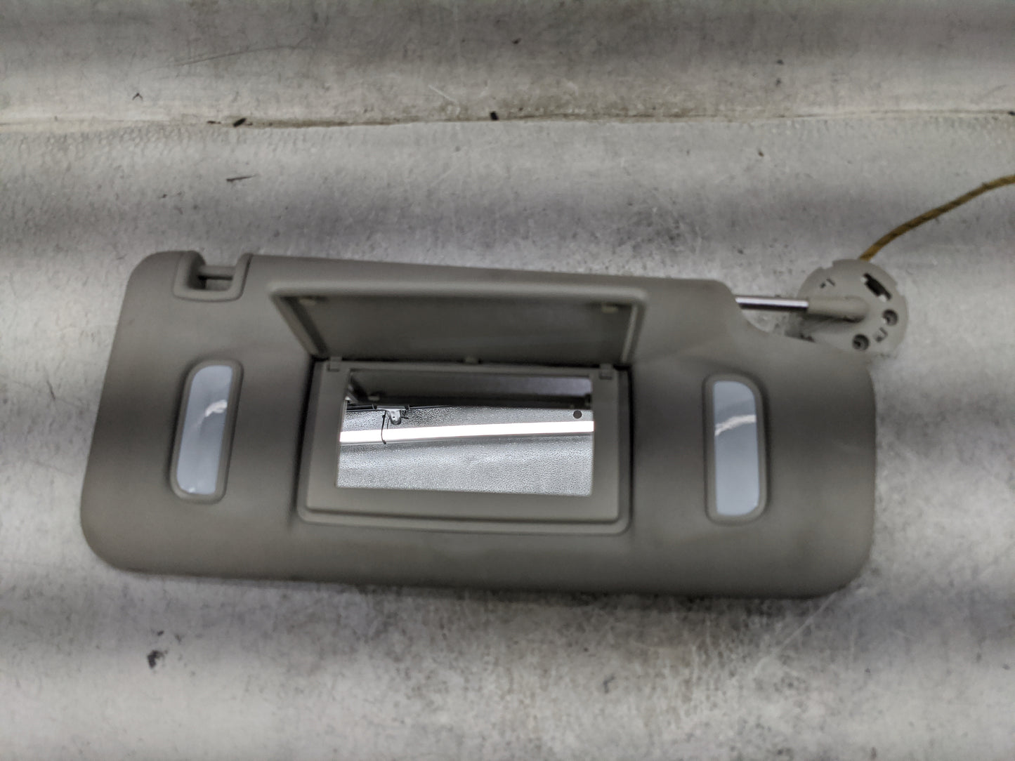 2007-2017 Gmc Acadia Sun Visor Shade Replacement Passenger Right Mirror Fits OEM Used Auto Parts - Oemusedautoparts1.com