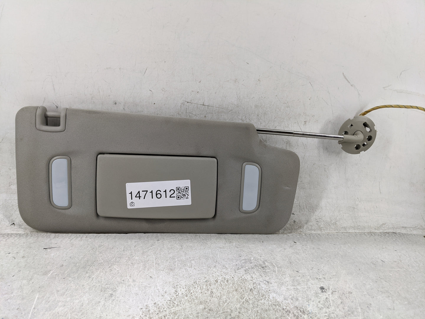2007-2017 Gmc Acadia Sun Visor Shade Replacement Passenger Right Mirror Fits OEM Used Auto Parts - Oemusedautoparts1.com