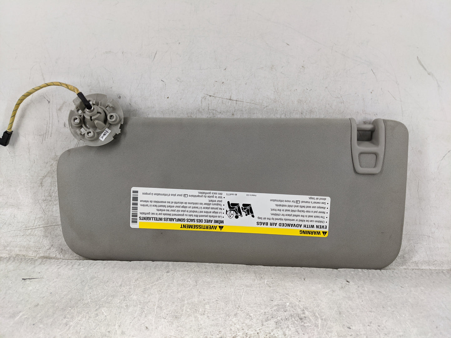 2007-2017 Gmc Acadia Sun Visor Shade Replacement Passenger Right Mirror Fits OEM Used Auto Parts - Oemusedautoparts1.com