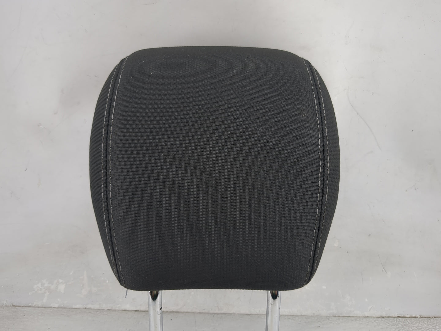 2015-2017 Gmc Acadia Headrest Head Rest Front Driver Seat Black - Oemusedautoparts1.com
