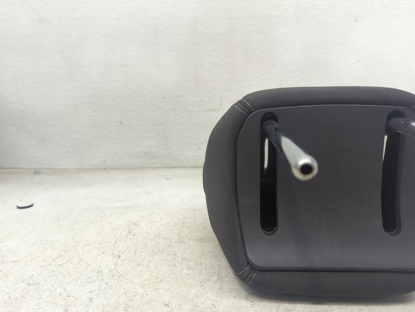 2015-2017 Gmc Acadia Headrest Head Rest Front Driver Passenger Seat Fits Fits 2015 2016 2017 OEM Used Auto Parts - Oemusedau