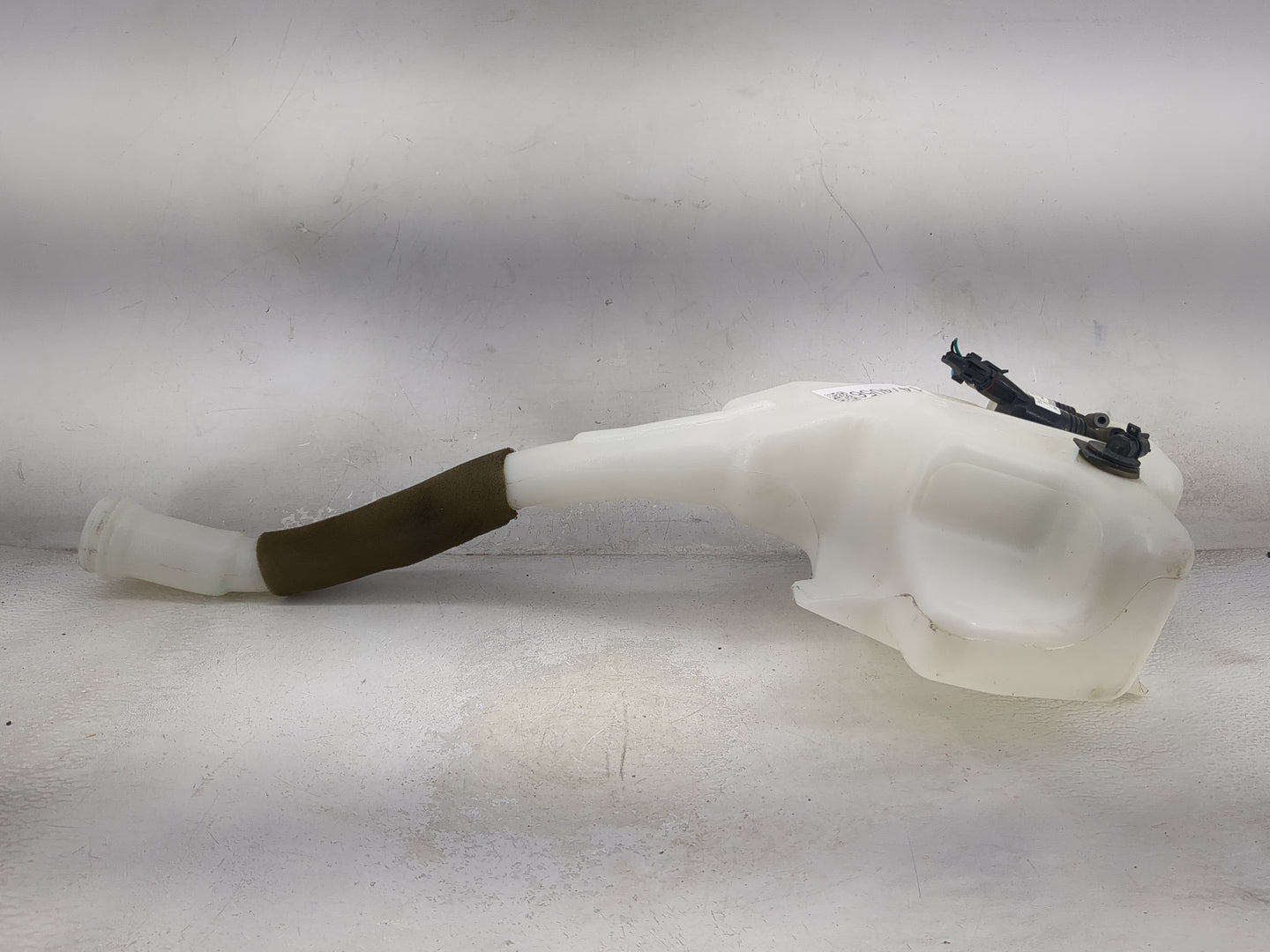 2010-2017 Gmc Acadia Windshield Washer Fluid Reservoir Bottle Oem 1474056 - Oemusedautoparts1.com