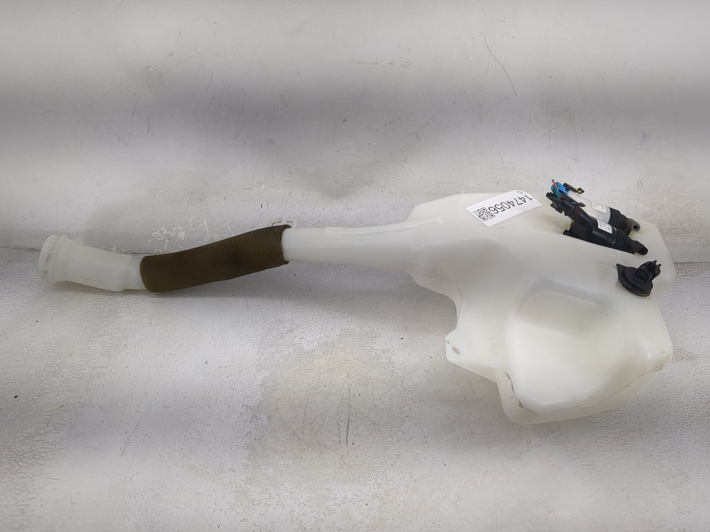 2010-2017 Gmc Acadia Windshield Washer Fluid Reservoir Bottle Oem 1474056 - Oemusedautoparts1.com