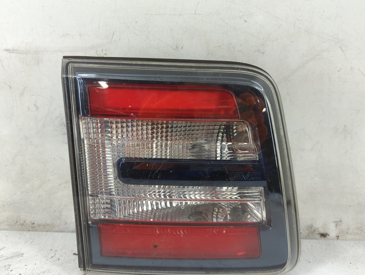 2013-2017 Gmc Acadia Driver Left Side Deck Lid Mounted Tail Light 1520248 - Oemusedautoparts1.com