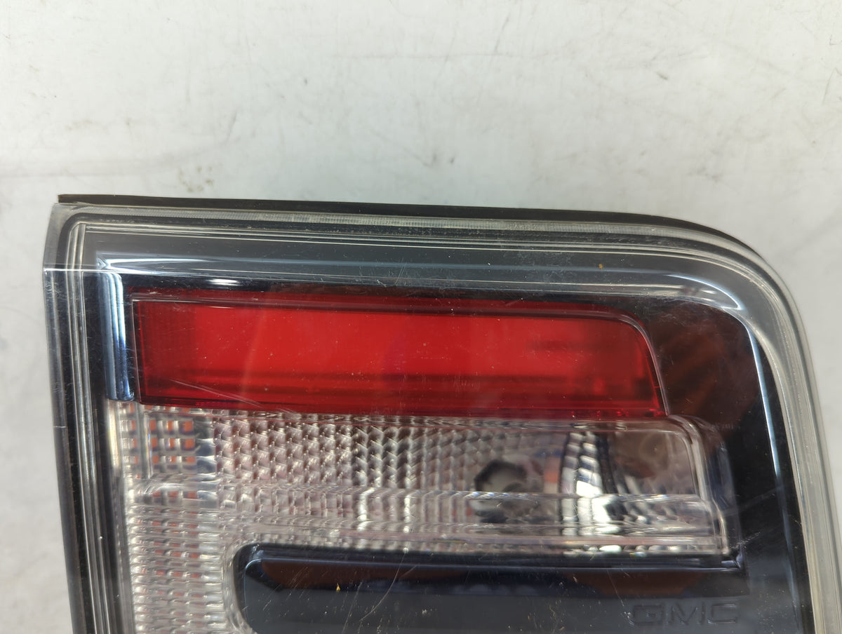 2013-2017 Gmc Acadia Driver Left Side Deck Lid Mounted Tail Light 1520248 - Oemusedautoparts1.com