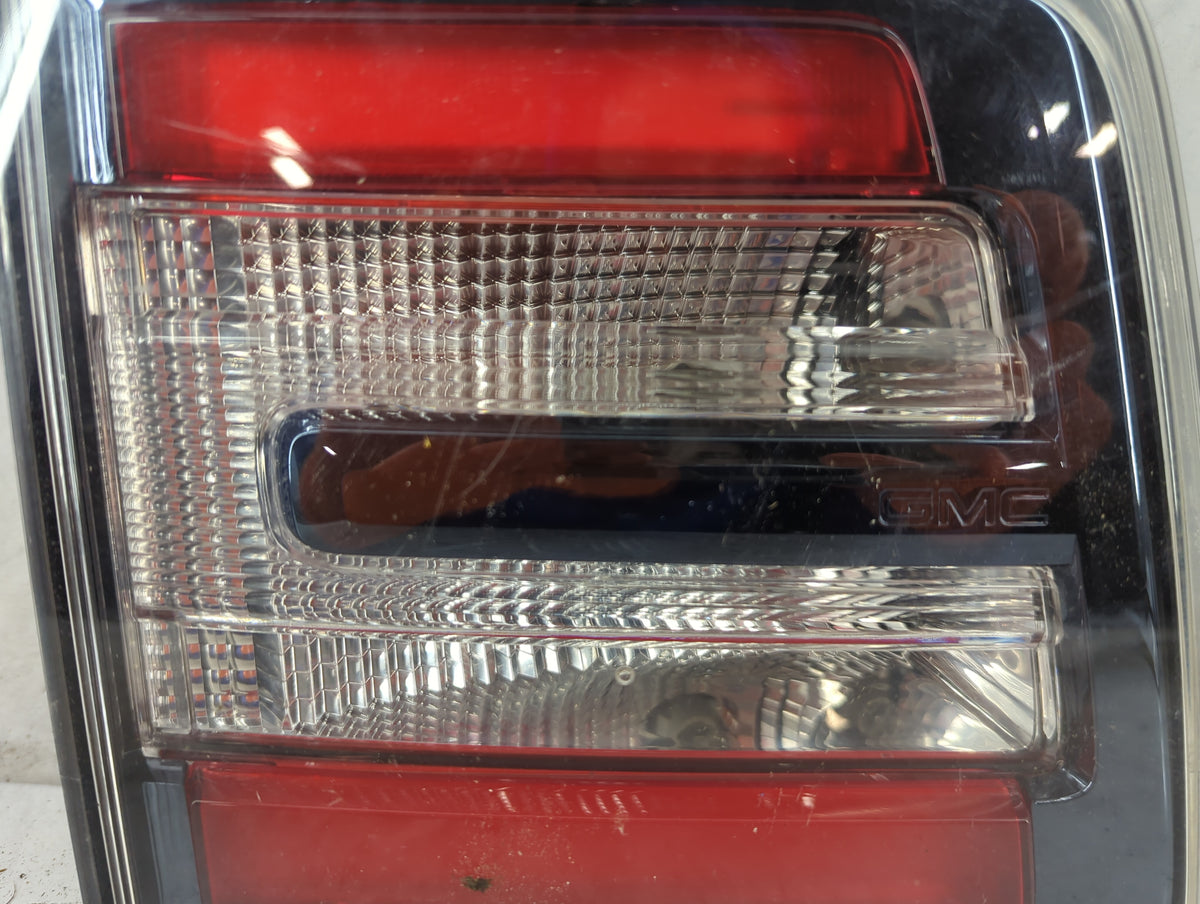 2013-2017 Gmc Acadia Driver Left Side Deck Lid Mounted Tail Light 1520248 - Oemusedautoparts1.com