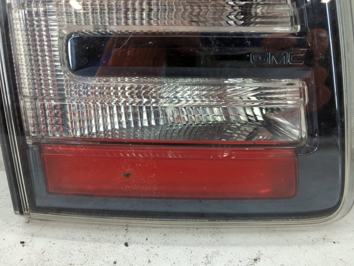 2013-2017 Gmc Acadia Driver Left Side Deck Lid Mounted Tail Light 1520248 - Oemusedautoparts1.com