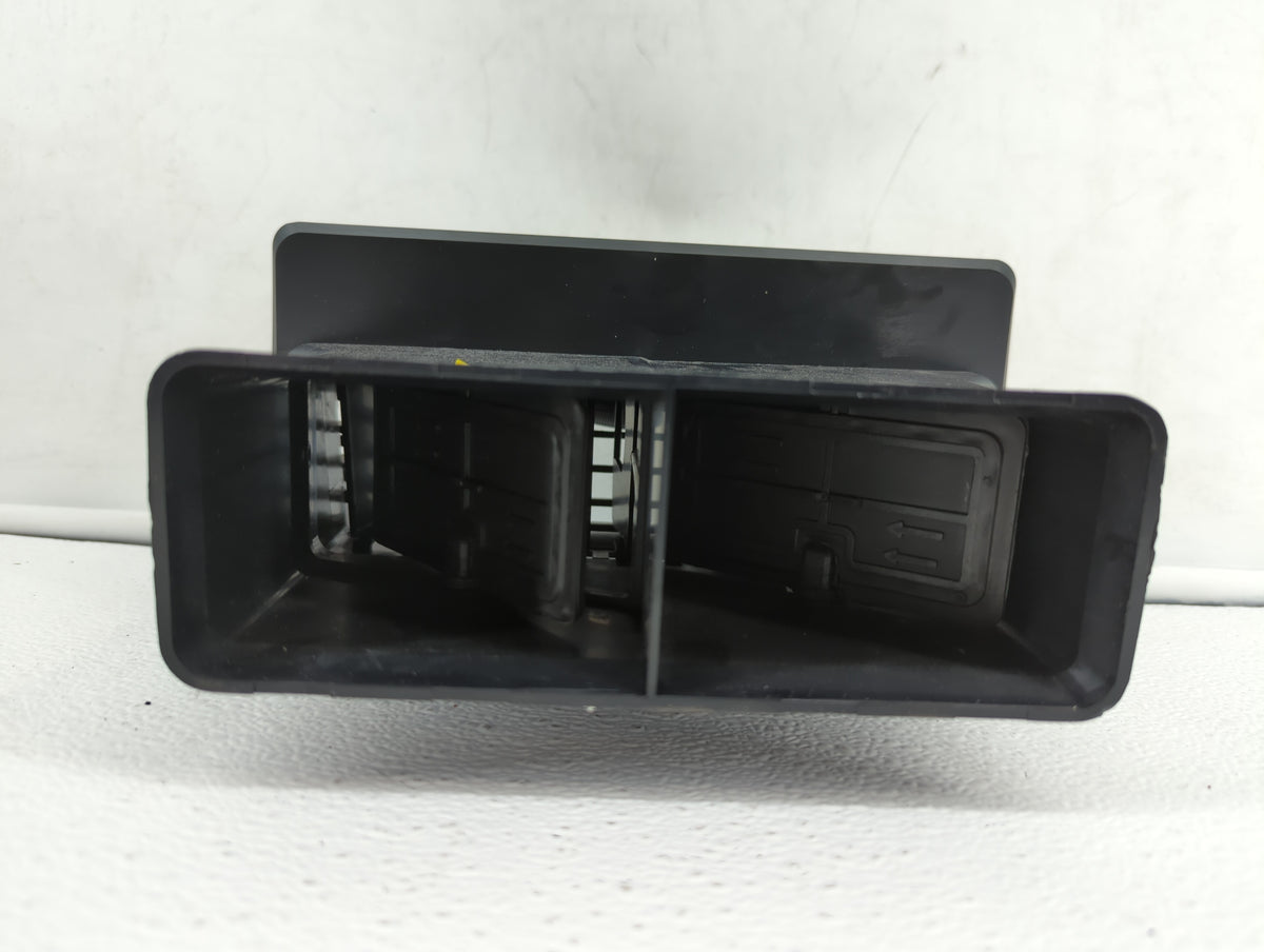 2016 Gmc Acadia CENTER DASH VENTS Black - Oemusedautoparts1.com