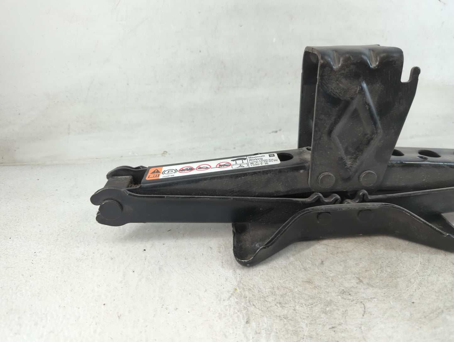 2016 Gmc Acadia Spare Scissor Car Jack - Oemusedautoparts1.com