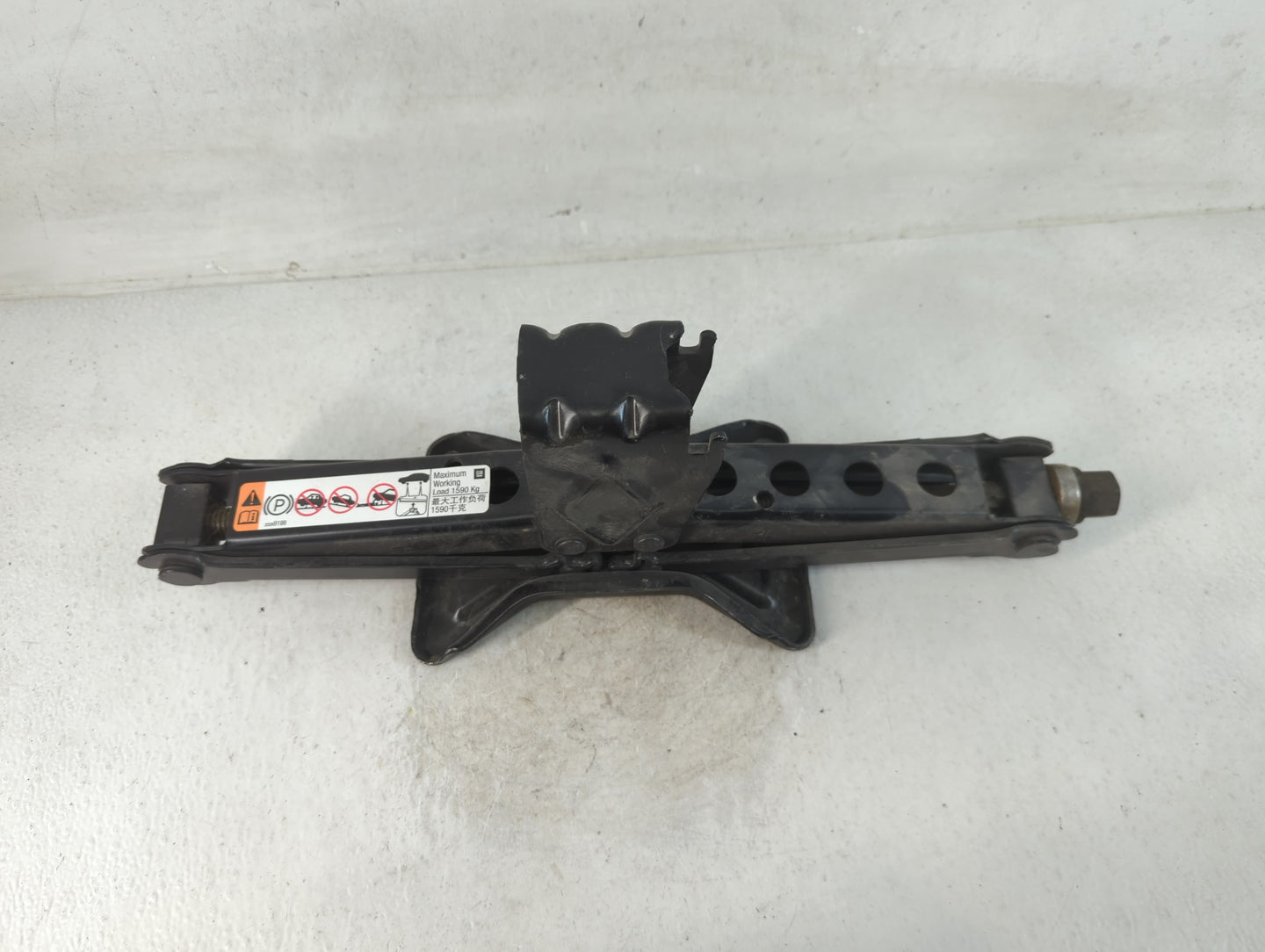 2016 Gmc Acadia Spare Scissor Car Jack - Oemusedautoparts1.com