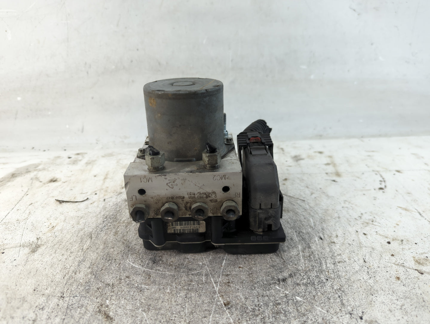 2012-2017 Gmc Acadia ABS Pump Control Module Replacement P/N:22893247 Fits Fits 2012 2013 2014 2015 2016 2017 OEM Used Auto 