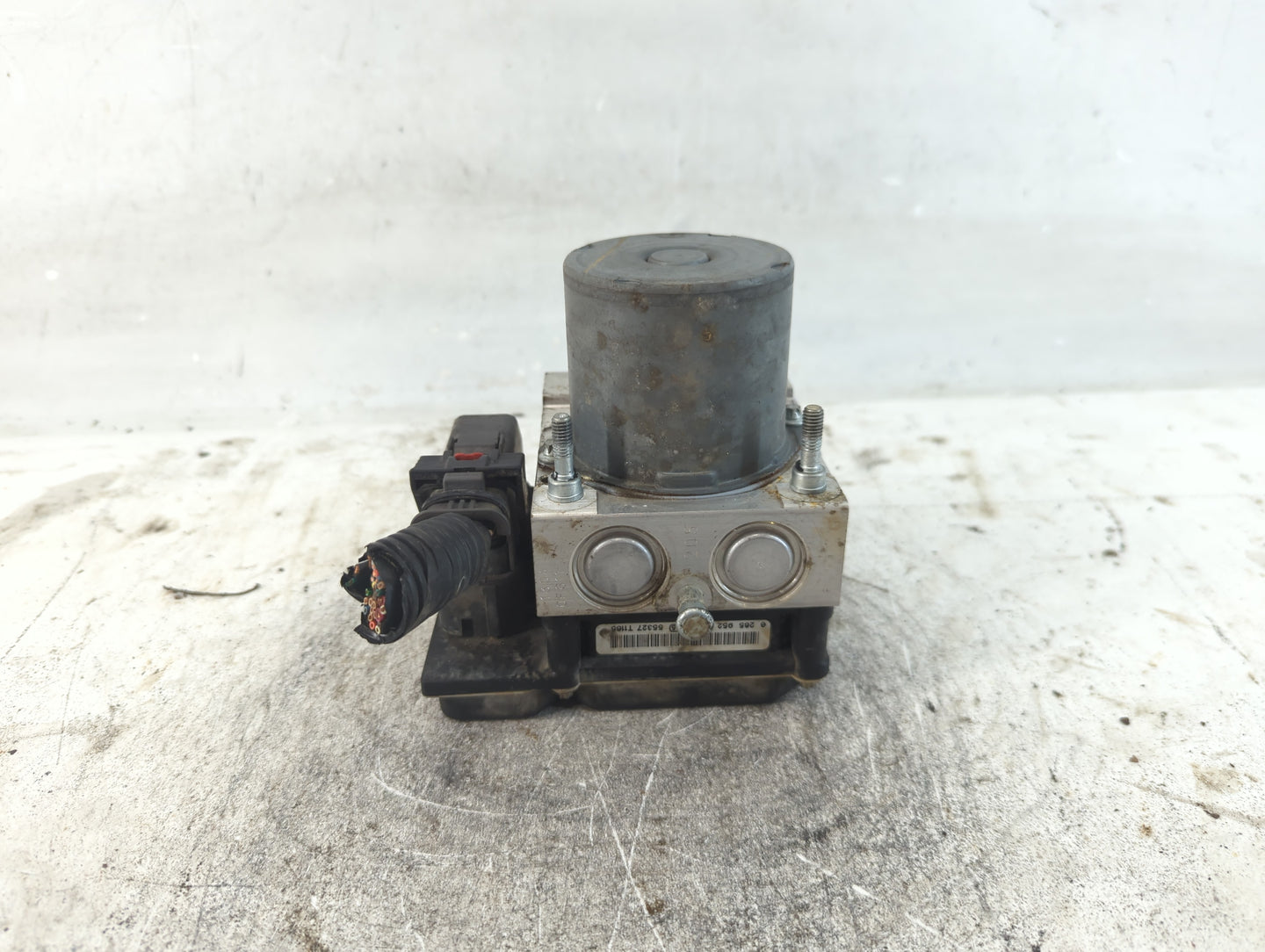 2012-2017 Gmc Acadia ABS Pump Control Module Replacement P/N:22893247 Fits Fits 2012 2013 2014 2015 2016 2017 OEM Used Auto 