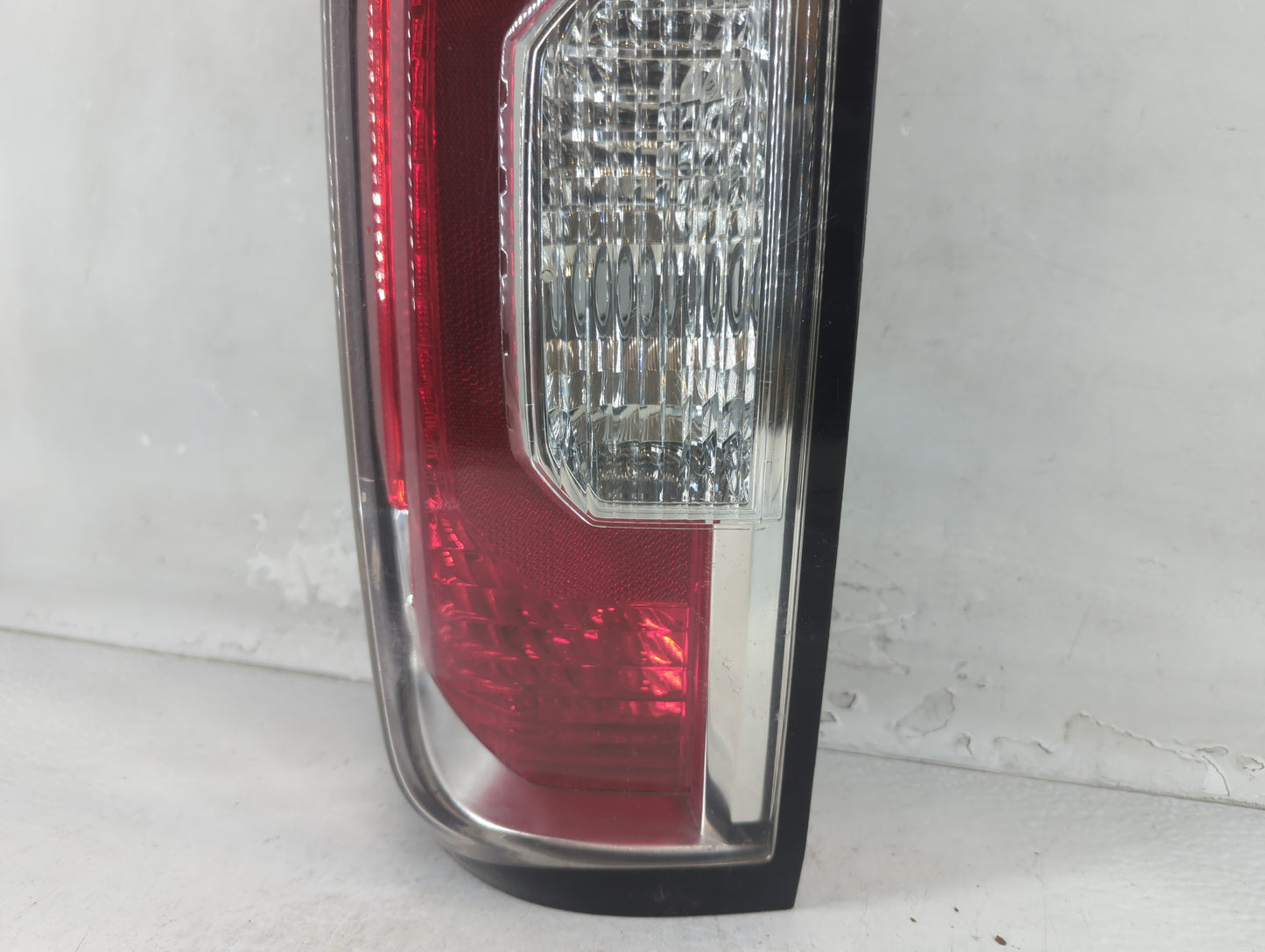 2015-2022 Gmc Canyon Tail Light Assembly Driver Left OEM Fits Fits 2015 2016 2017 2018 2019 2020 2021 2022 OEM Used Auto Par