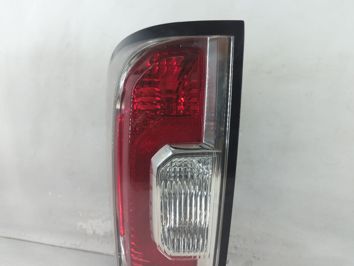 2015-2022 Gmc Canyon Tail Light Assembly Driver Left OEM Fits Fits 2015 2016 2017 2018 2019 2020 2021 2022 OEM Used Auto Par