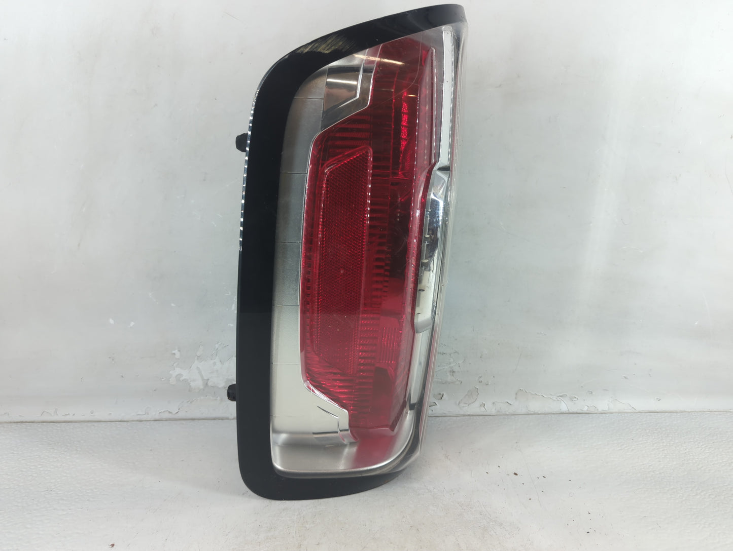 2015-2022 Gmc Canyon Tail Light Assembly Driver Left OEM Fits Fits 2015 2016 2017 2018 2019 2020 2021 2022 OEM Used Auto Par