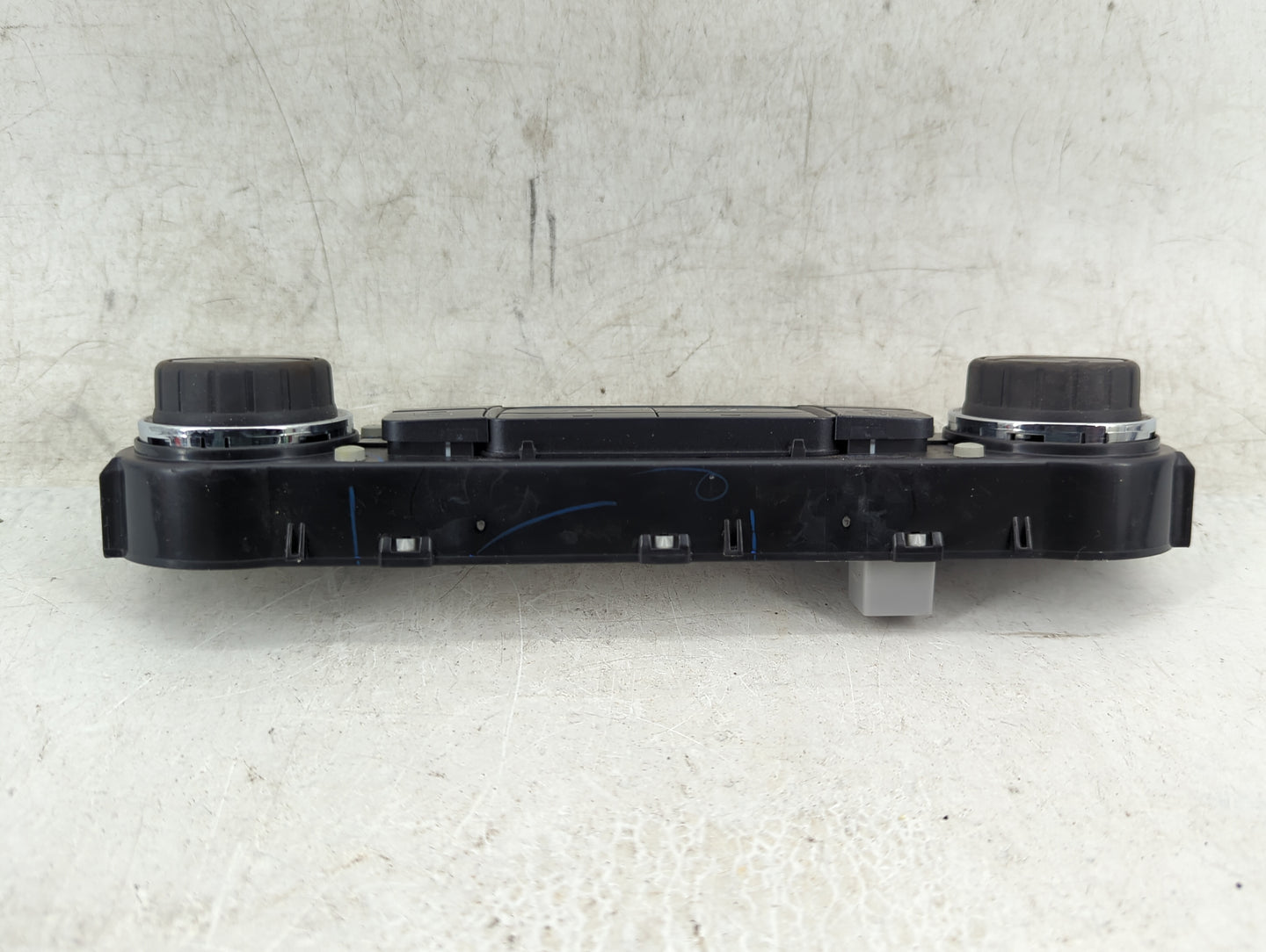 2016 Gmc Canyon Climate Control Module Temperature AC/Heater Replacement P/N:23211701 Fits OEM Used Auto Parts - Oemusedauto
