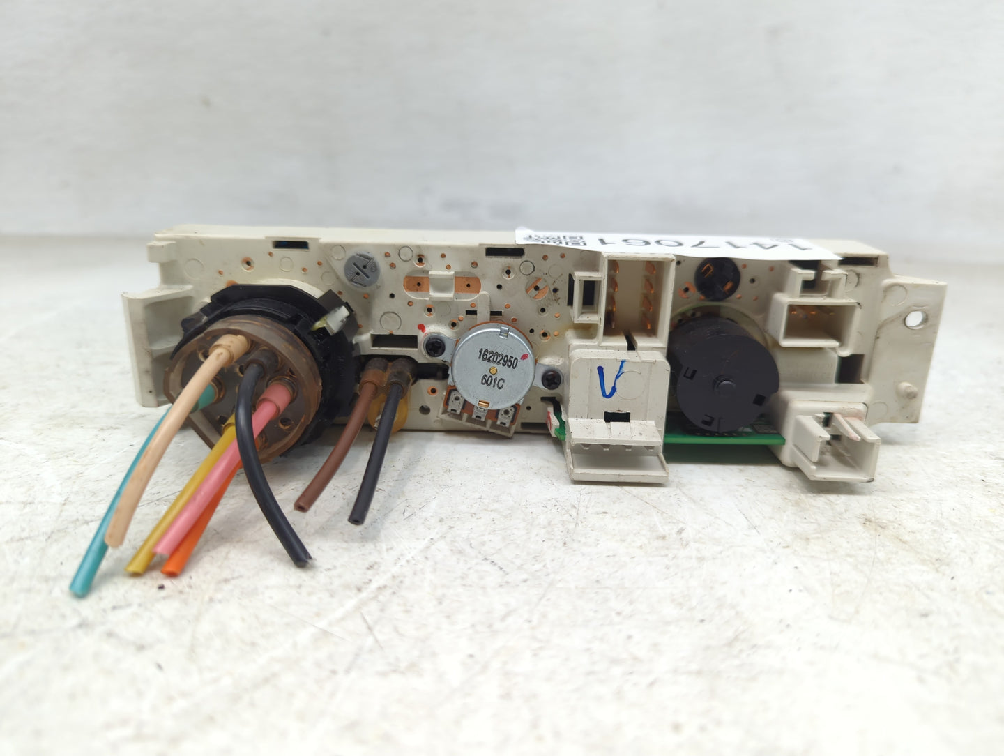 2008-2019 Gmc Savana 2500 Climate Control Module Temperature AC/Heater Replacement P/N:16202950 Fits OEM Used Auto Parts - O