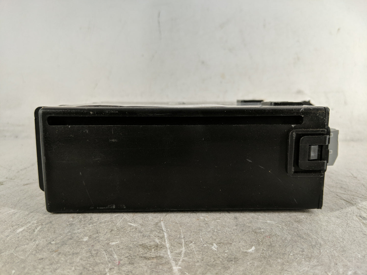2016 Gmc Sierra 1500 Radio AM FM Cd Player Receiver Replacement P/N:13506380 Fits Fits 2017 OEM Used Auto Parts - Oemusedaut