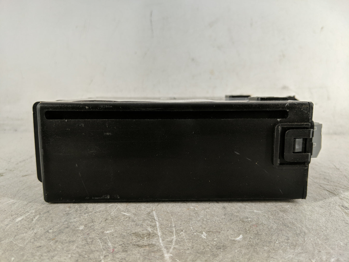 2016 Gmc Sierra 1500 Radio AM FM Cd Player Receiver Replacement P/N:13506380 Fits Fits 2017 OEM Used Auto Parts - Oemusedaut