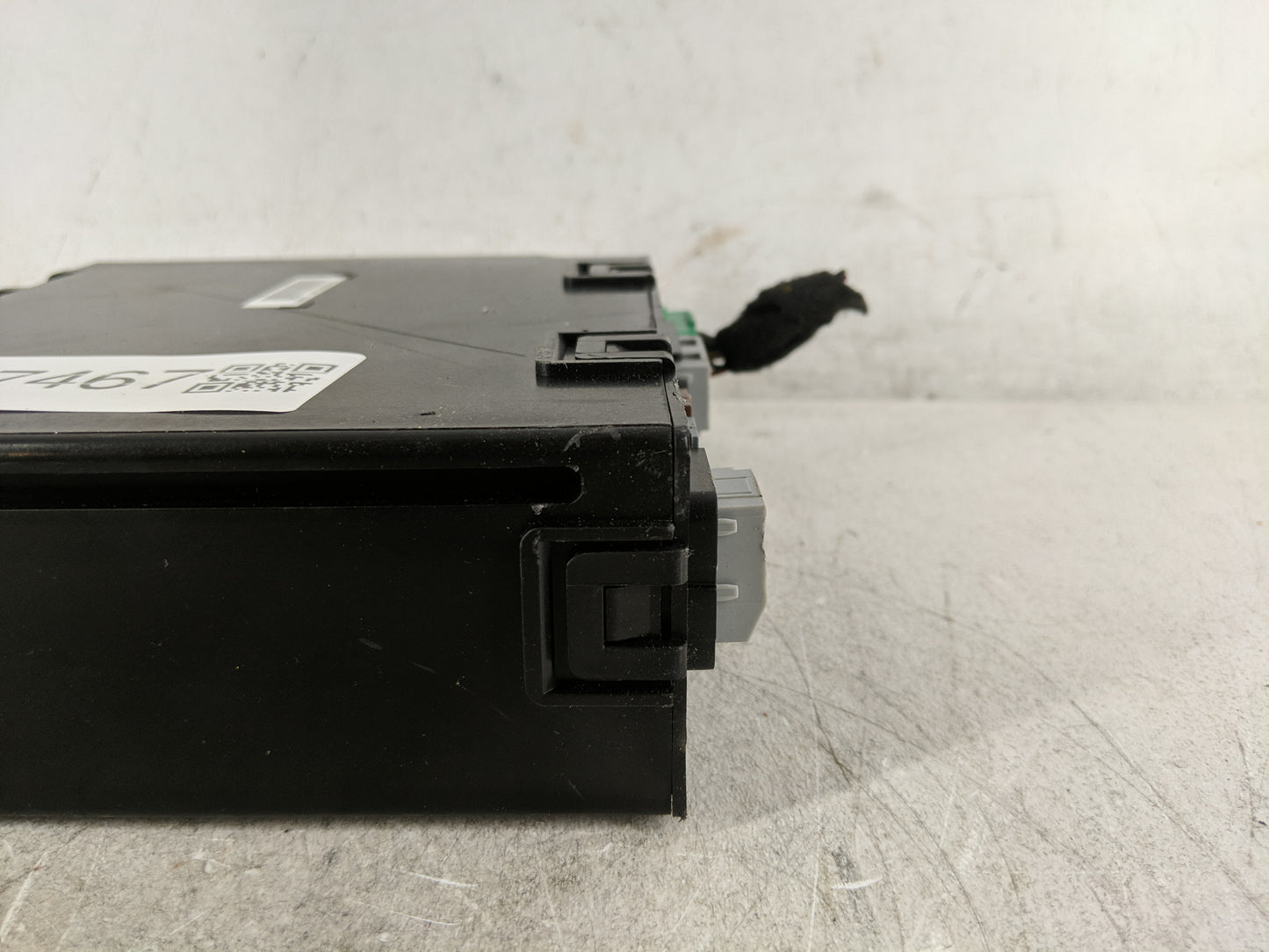 2016 Gmc Sierra 1500 Radio AM FM Cd Player Receiver Replacement P/N:13506380 Fits Fits 2017 OEM Used Auto Parts - Oemusedaut