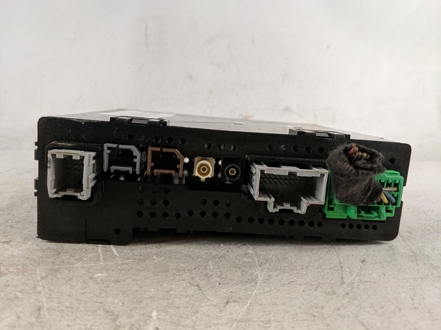 2016 Gmc Sierra 1500 Radio AM FM Cd Player Receiver Replacement P/N:13506380 Fits Fits 2017 OEM Used Auto Parts - Oemusedaut