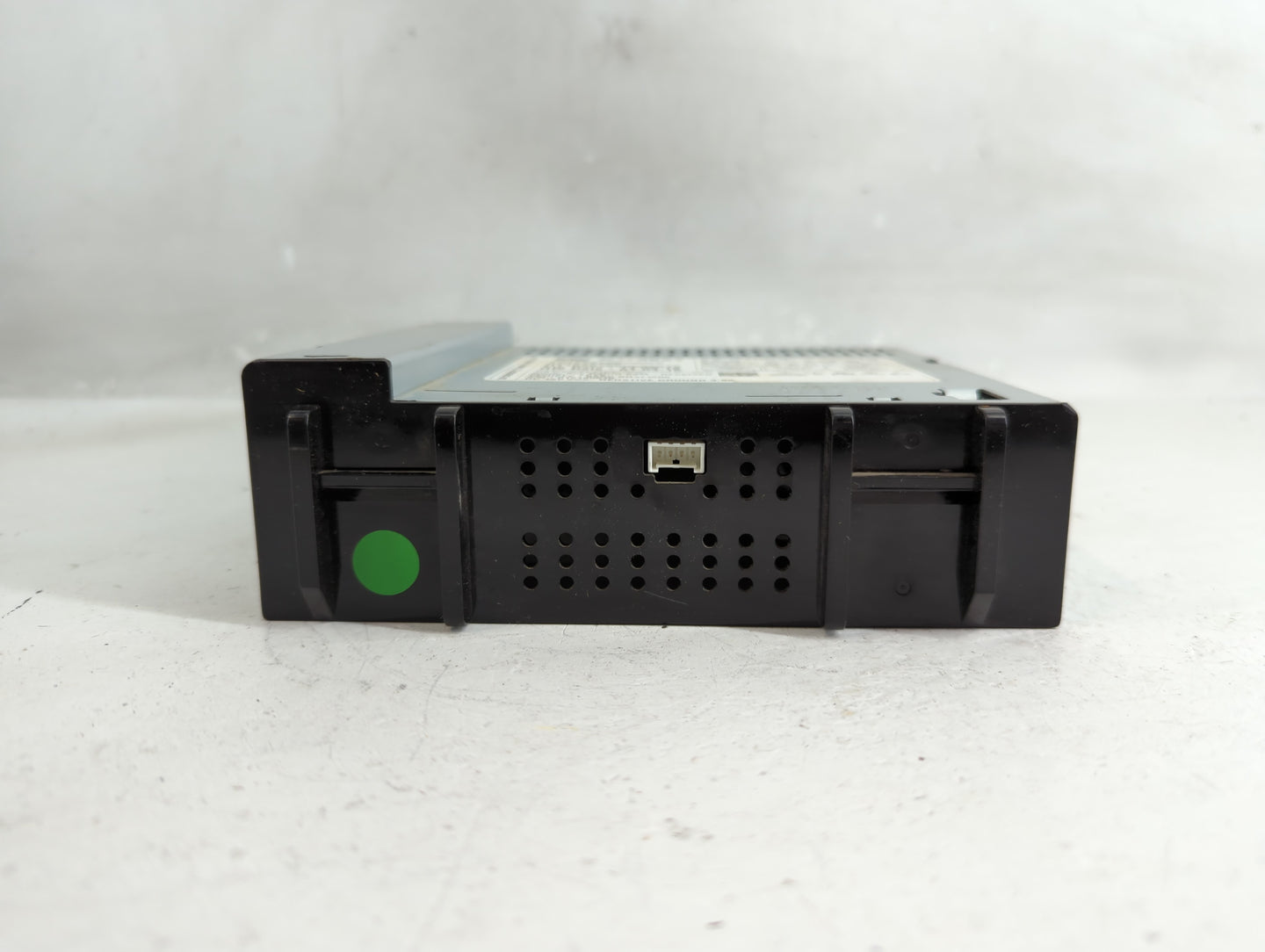 2016 Gmc Sierra 1500 Radio AM FM Cd Player Receiver Replacement P/N:42473827 Fits OEM Used Auto Parts - Oemusedautoparts1.co