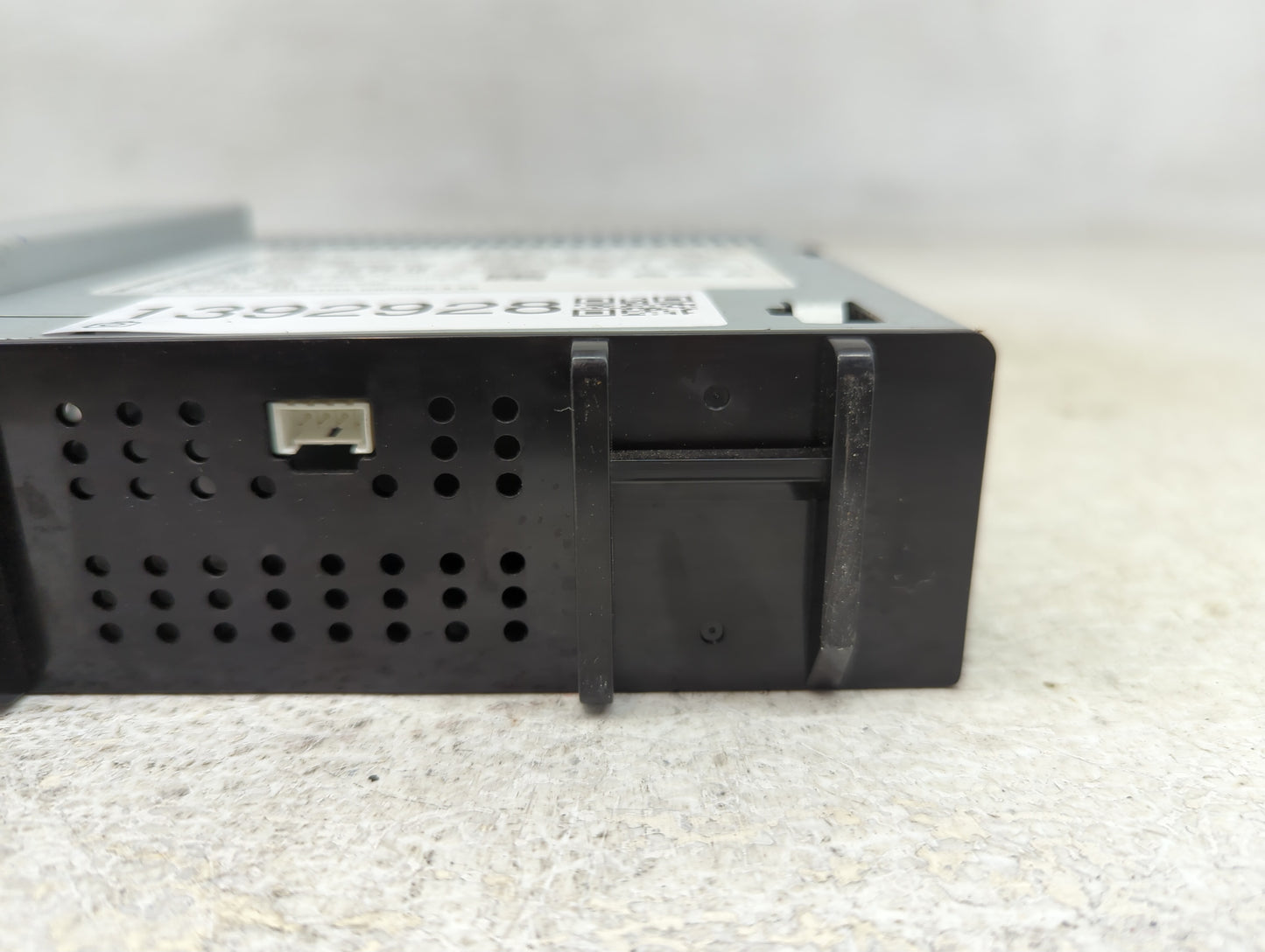 2016 Gmc Sierra 1500 Radio AM FM Cd Player Receiver Replacement P/N:555343750 42456922 Fits OEM Used Auto Parts - Oemusedaut