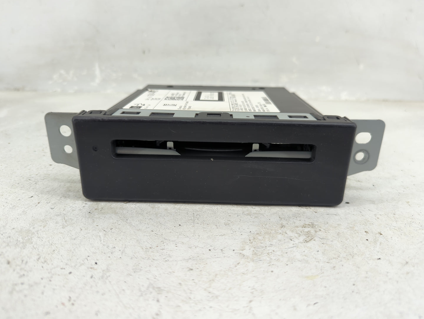 2016 Gmc Sierra 1500 Radio AM FM Cd Player Receiver Replacement P/N:13594481 Fits Fits 2017 OEM Used Auto Parts - Oemusedaut