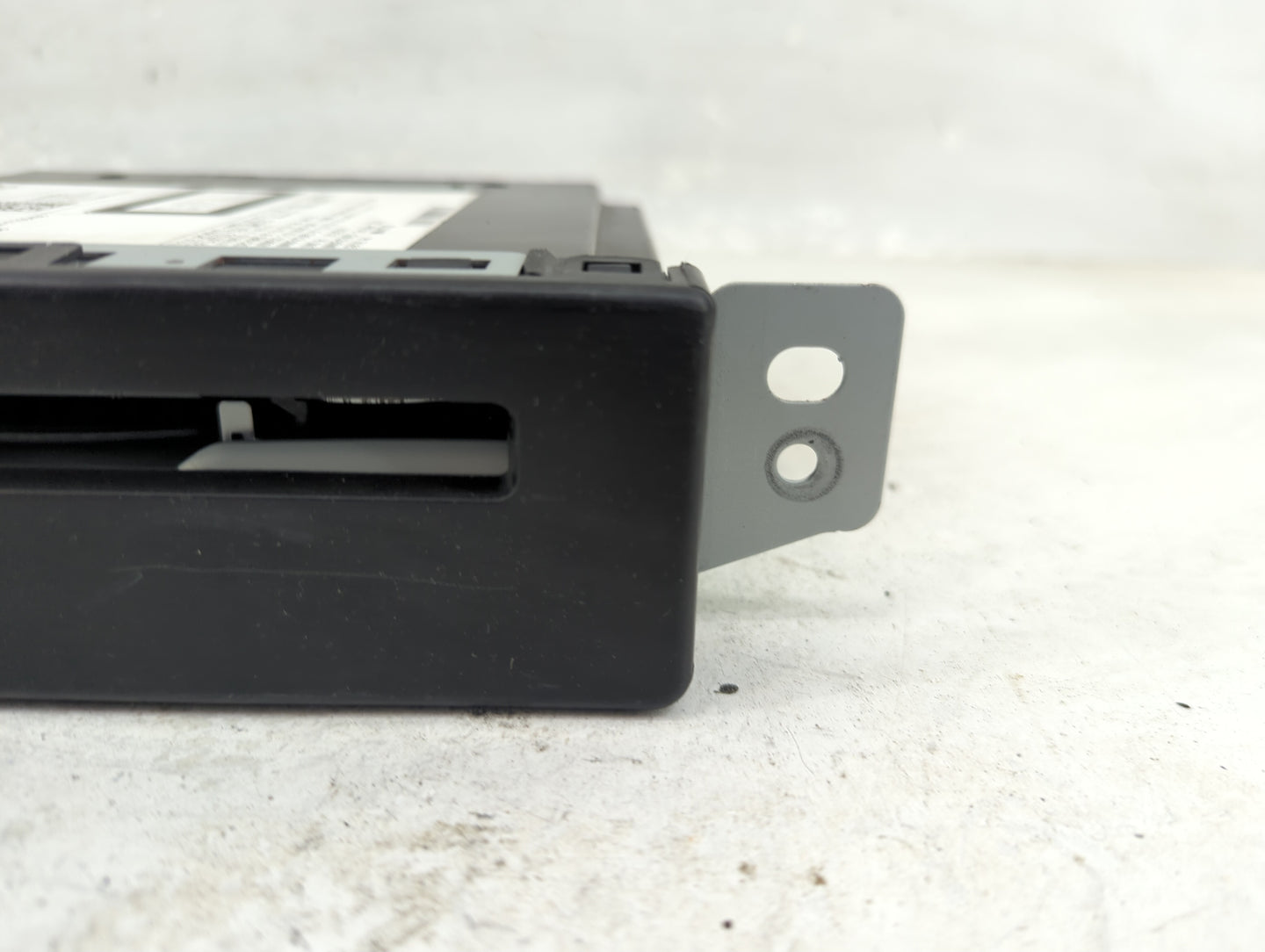 2016 Gmc Sierra 1500 Radio AM FM Cd Player Receiver Replacement P/N:13594481 Fits Fits 2017 OEM Used Auto Parts - Oemusedaut