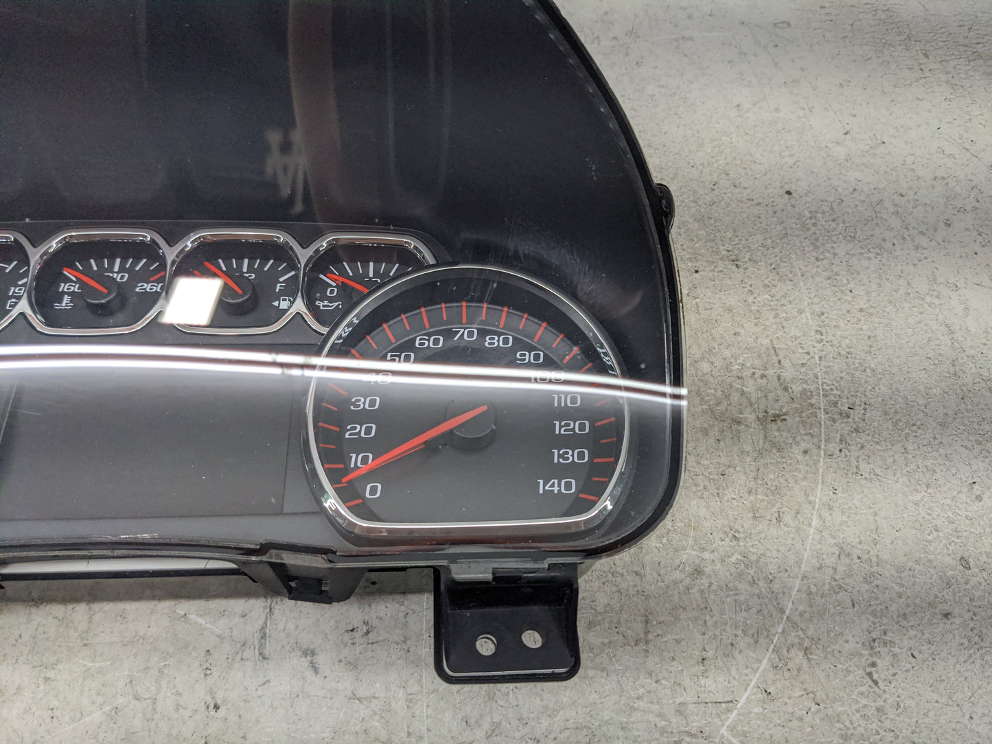 2016 Gmc Sierra 1500 Instrument Cluster Speedometer Gauges P/N:23348997 26333323, 28496306, 2391341, AV6N Miles:173K Fits OE