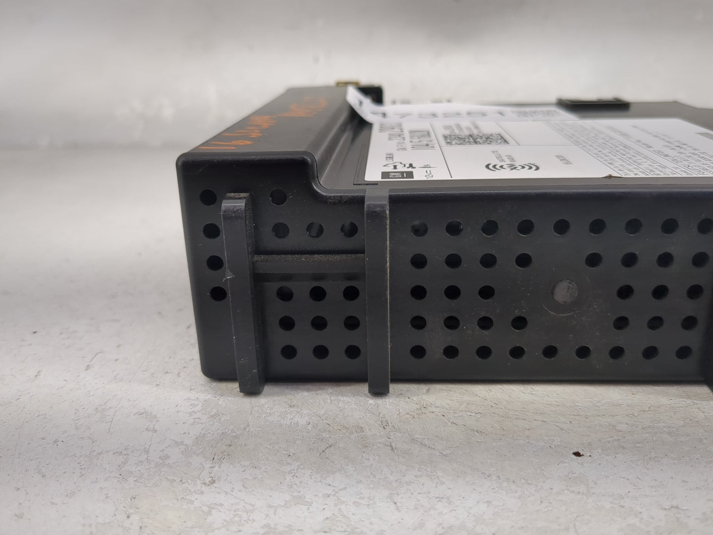 2016 Gmc Sierra 1500 Radio AM FM Cd Player Receiver Replacement P/N:23402903 Fits OEM Used Auto Parts - Oemusedautoparts1.co